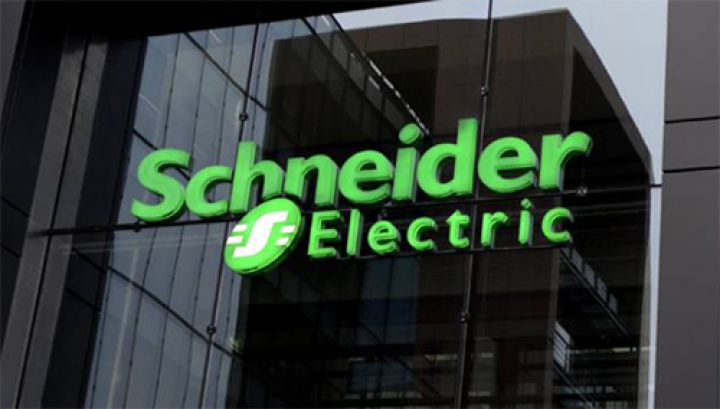Hardis Group helps schneider electric optimize a logistics process by creating a digital twin of a warehouse